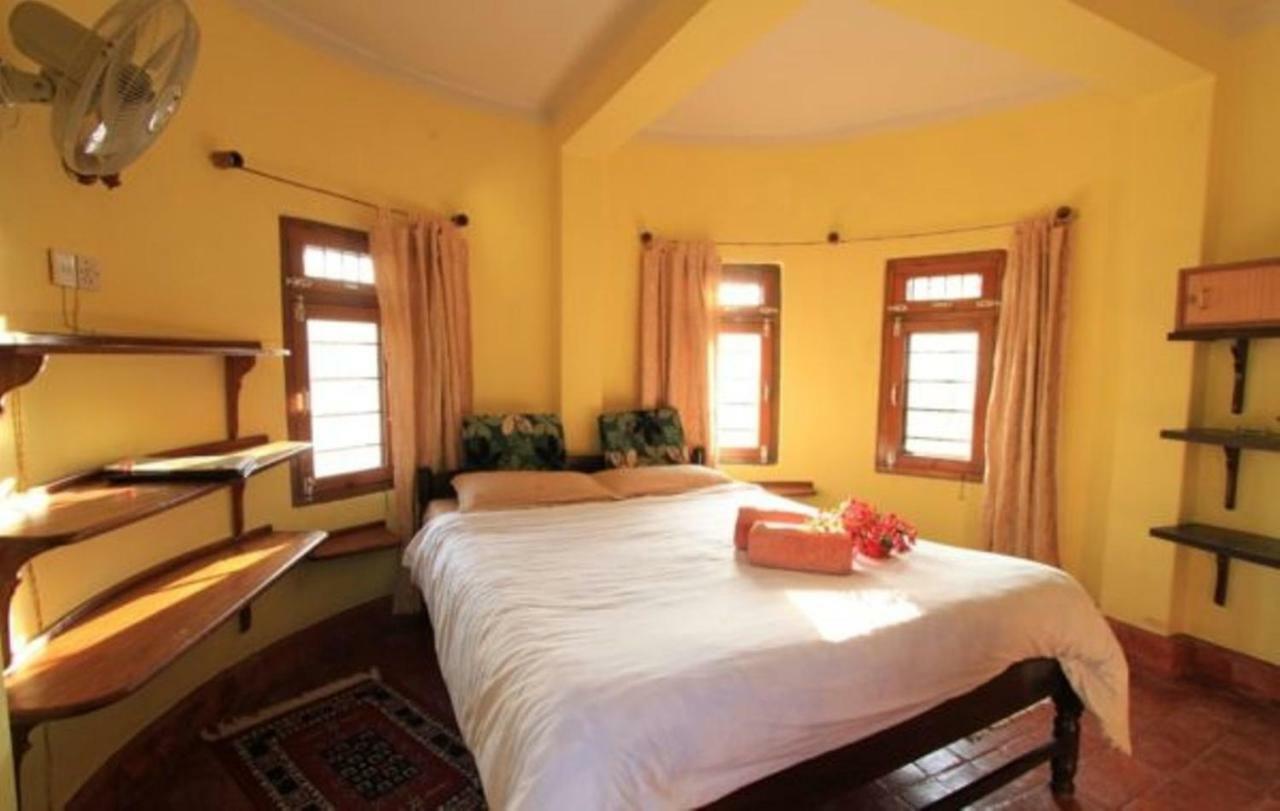 Castle Hotel Pokhara Exteriör bild