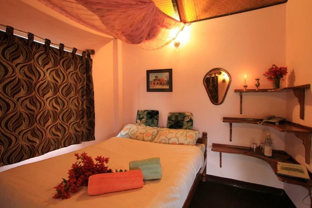 Castle Hotel Pokhara Exteriör bild