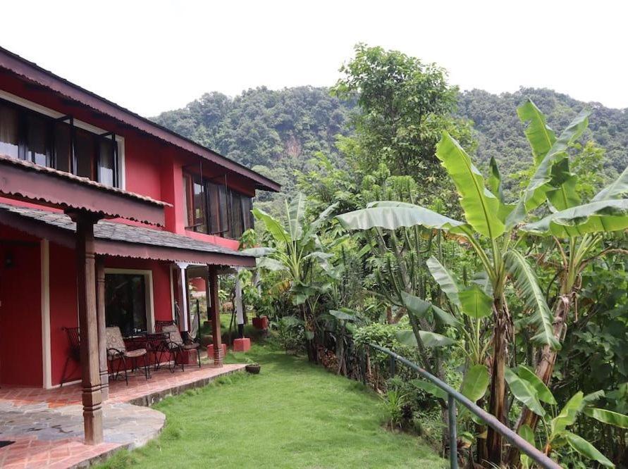 Castle Hotel Pokhara Exteriör bild